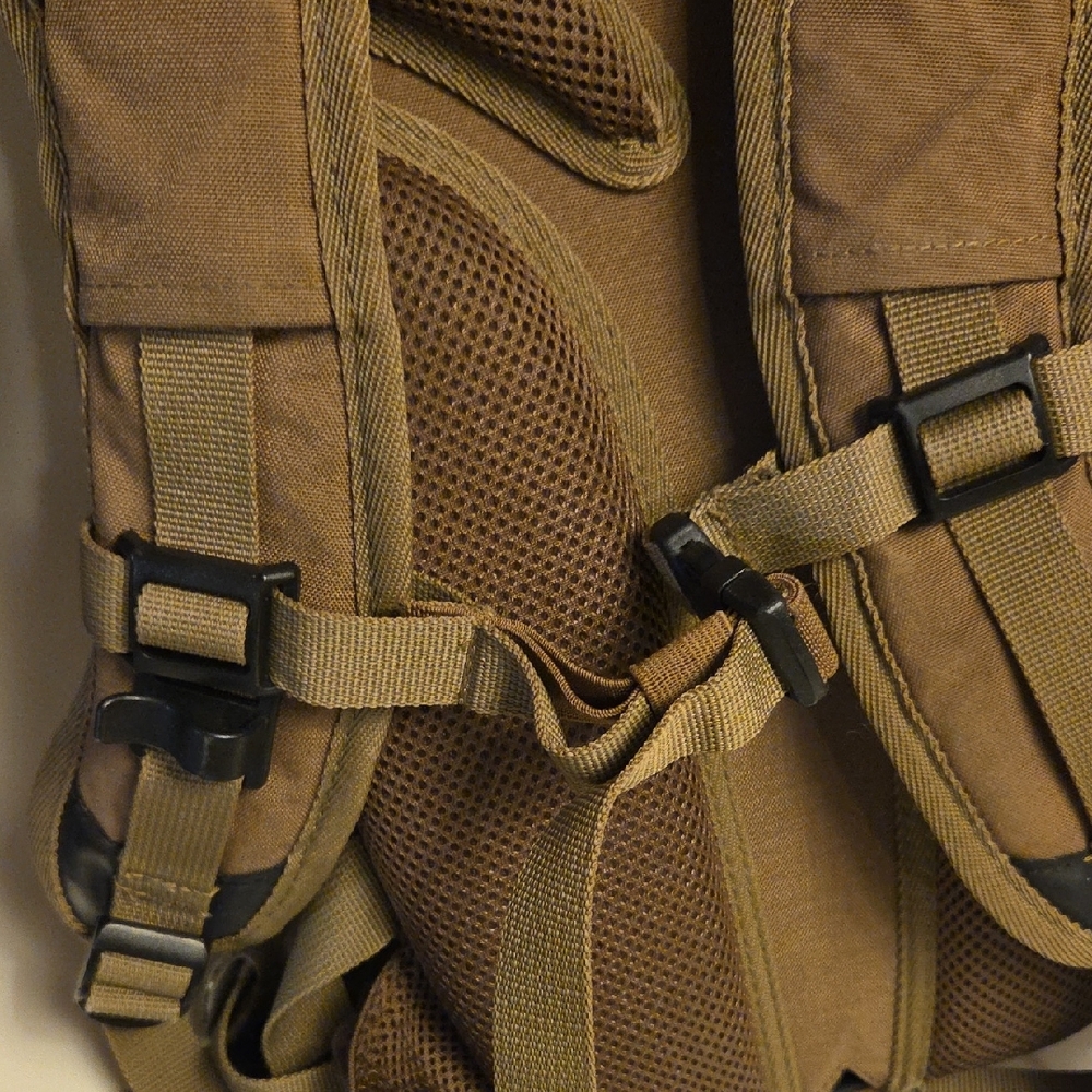 Geigerrig RIG 700 Tactical Hydration Backpack - Tan - Picture 9 of 17